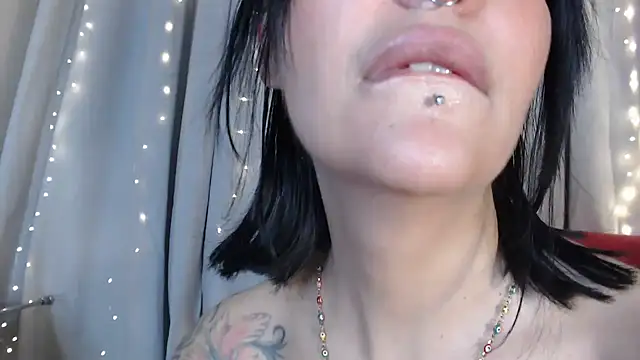 Snapshot of Masha_Real_84 chatting on 02/13/25, 12:24 Masha Real 84 online show from 02/13/25, 12:24