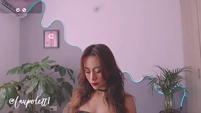 Snapshot of LauPolett chatting on 02/02/25, 06:10 LauPolett online show from 02/02/25, 06:10