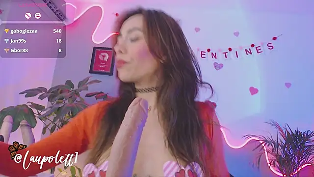 Snapshot of LauPolett chatting on 02/15/25, 04:36 LauPolett online show from 02/15/25, 04:36