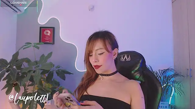 Snapshot of LauPolett chatting on 09/28/25, 02:50 LauPolett online show from 09/28/25, 02:50