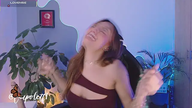 Snapshot of LauPolett chatting on 11/22/25, 04:44 LauPolett online show from 11/22/25, 04:44