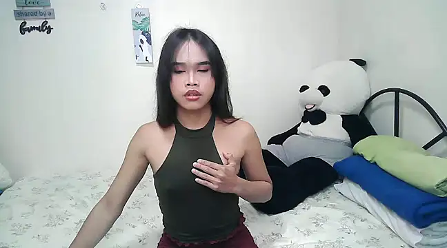 Snapshot of rihanna22 chatting on 02/05/25, 01:22 rihanna22 online show from 02/05/25, 01:22