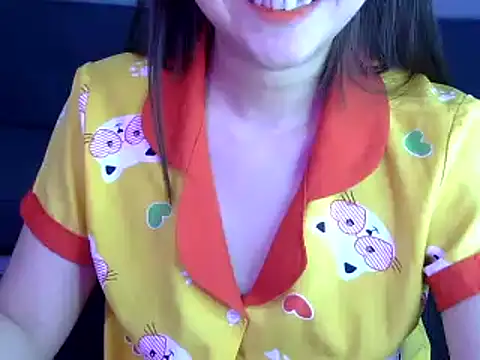 Snapshot of Bee_2k chatting on 11/12/25, 04:46 Bee 2k online show from 11/12/25, 04:46