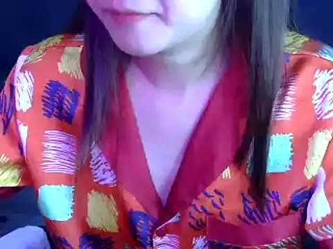 Snapshot of Bee_2k chatting on 11/20/25, 04:56 Bee 2k online show from 11/20/25, 04:56