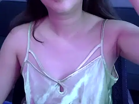 Bee 2k online show from 04/13/26, 04:07