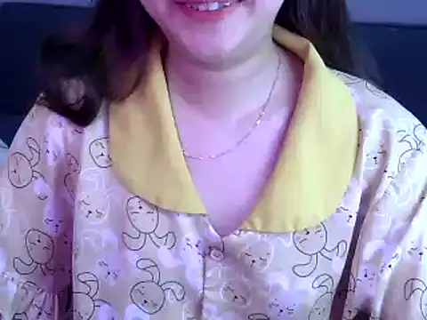 Bee 2k online show from 04/25/26, 04:15