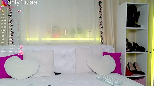 Snapshot of Only1liza chatting on 04/09/26, 10:26 Only1liza online show from 04/09/26, 10:26