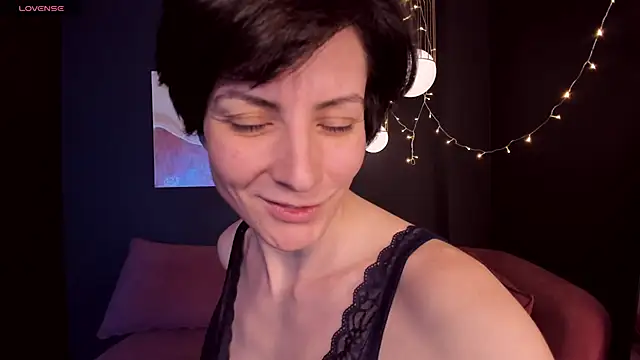 Snapshot of LorenDaze chatting on 02/11/25, 05:29 LorenDaze online show from 02/11/25, 05:29