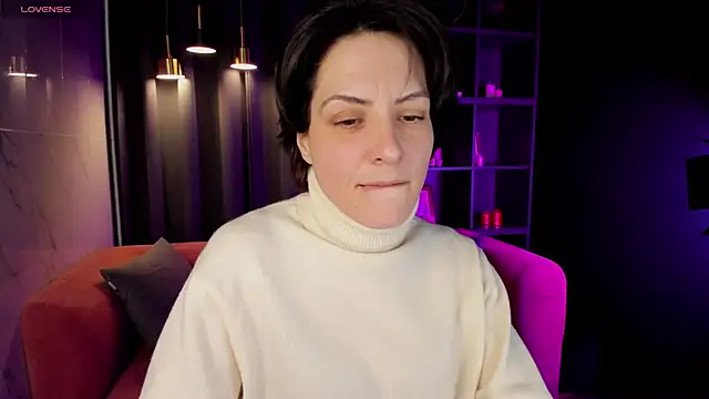 Snapshot of LorenDaze chatting on 03/07/25, 05:06 LorenDaze online show from 03/07/25, 05:06