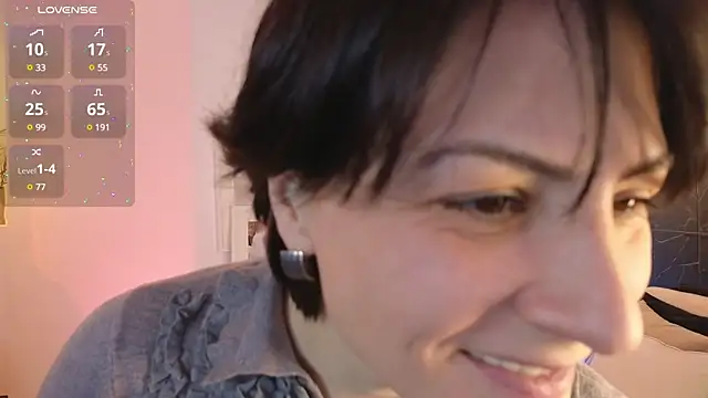 Snapshot of LorenDaze chatting on 03/11/25, 01:56 LorenDaze online show from 03/11/25, 01:56