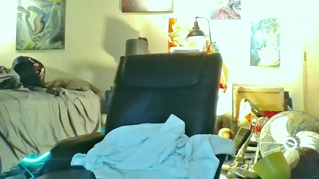 eatmeplease44 online show from 11/17/25, 03:23