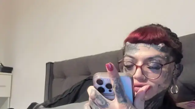 Snapshot of tamarapervert chatting on 04/11/26, 10:47 tamarapervert online show from 04/11/26, 10:47