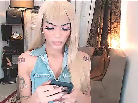 Snapshot of ELLIZABETHFORCUMXX chatting on 02/05/26, 09:36 ELLIZABETHFORCUMXX online show from 02/05/26, 09:36