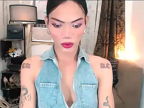 Snapshot of ELLIZABETHFORCUMXX chatting on 02/11/26, 01:38 ELLIZABETHFORCUMXX online show from 02/11/26, 01:38