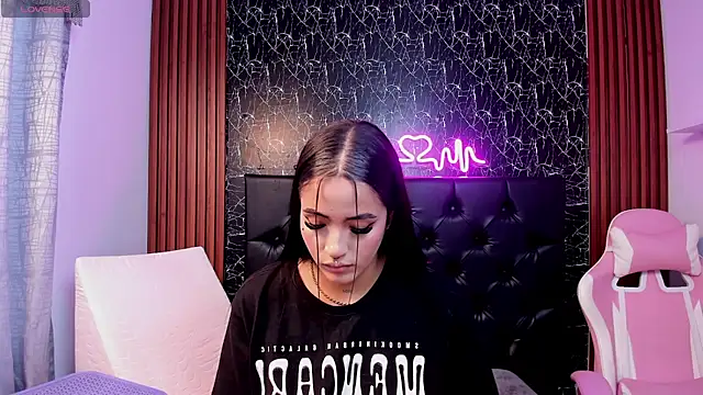 Snapshot of Tamara-evans chatting on 02/03/25, 09:29 Tamara-evans online show from 02/03/25, 09:29