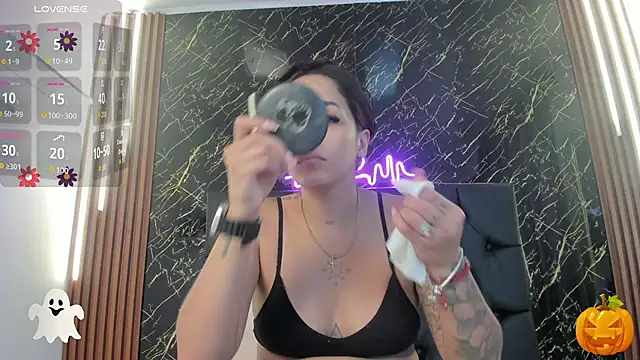 Snapshot of Tamara-evans chatting on 10/31/25, 07:26 Tamara-evans online show from 10/31/25, 07:26