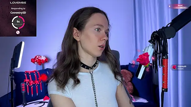 Snapshot of DivineBite chatting on 09/16/25, 03:35 DivineBite online show from 09/16/25, 03:35