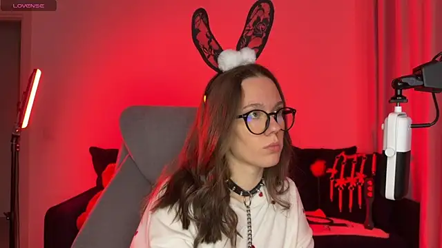 DivineBite online show from 12/15/25, 04:22