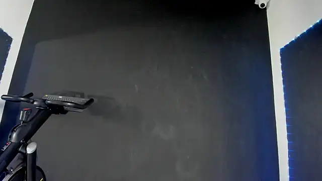 Snapshot of liagirl_cute chatting on 12/20/24, 11:00 liagirl cute online show from 12/20/24, 11:00