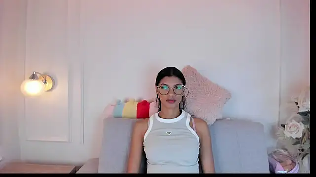 Snapshot of liagirl_cute chatting on 02/01/25, 11:21 liagirl cute online show from 02/01/25, 11:21