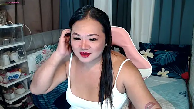 Snapshot of MagnificatMistress chatting on 12/16/24, 06:10 MagnificatMistress online show from 12/16/24, 06:10