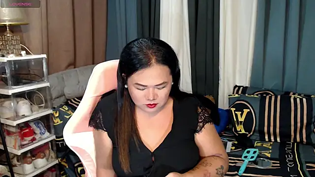 Snapshot of MagnificatMistress chatting on 01/07/25, 07:28 MagnificatMistress online show from 01/07/25, 07:28