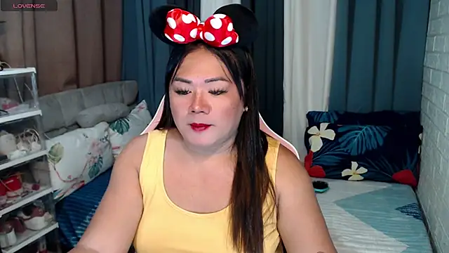 Snapshot of MagnificatMistress chatting on 02/12/25, 05:26 MagnificatMistress online show from 02/12/25, 05:26