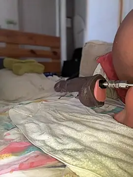 Snapshot of ROUSSH chatting on 02/22/26, 12:36 ROUSSH online show from 02/22/26, 12:36