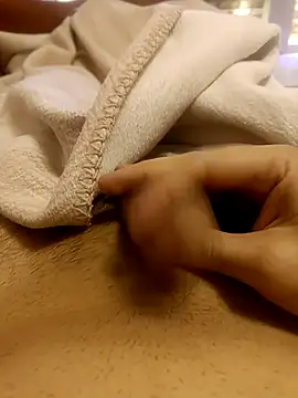 Snapshot of IZDIRAPVEREN chatting on 12/20/25, 10:50 IZDIRAPVEREN online show from 12/20/25, 10:50