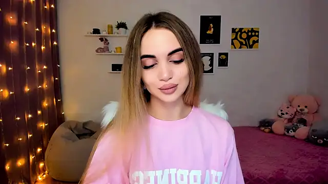 Snapshot of aPieceOfJoy chatting on 12/07/24, 08:38 aPieceOfJoy online show from 12/07/24, 08:38