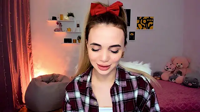 Snapshot of aPieceOfJoy chatting on 12/14/24, 12:33 aPieceOfJoy online show from 12/14/24, 12:33