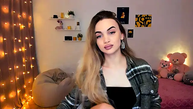 Snapshot of aPieceOfJoy chatting on 12/17/24, 08:32 aPieceOfJoy online show from 12/17/24, 08:32