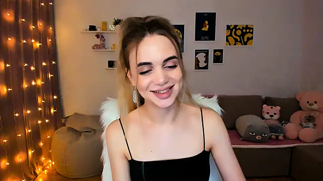 Snapshot of aPieceOfJoy chatting on 12/17/24, 11:49 aPieceOfJoy online show from 12/17/24, 11:49