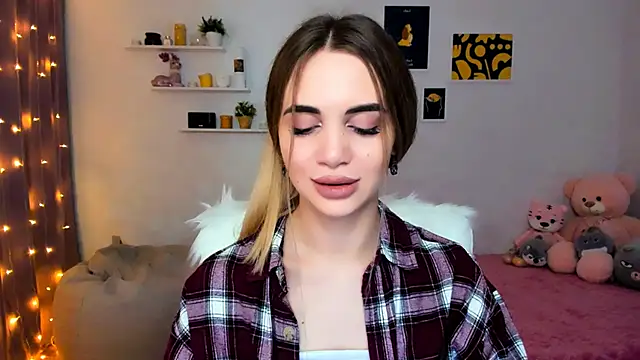 Snapshot of aPieceOfJoy chatting on 12/23/24, 12:25 aPieceOfJoy online show from 12/23/24, 12:25