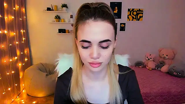 Snapshot of aPieceOfJoy chatting on 02/02/25, 11:11 aPieceOfJoy online show from 02/02/25, 11:11