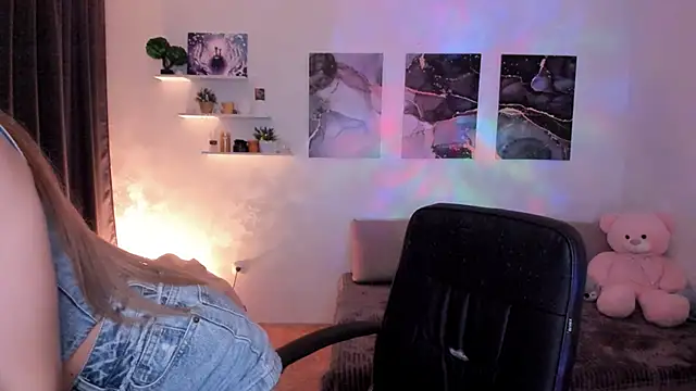 Snapshot of aPieceOfJoy chatting on 09/21/25, 11:39 aPieceOfJoy online show from 09/21/25, 11:39