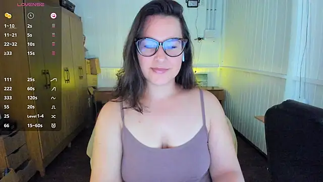 Snapshot of anna_love_hot chatting on 03/08/25, 06:16 anna love hot online show from 03/08/25, 06:16