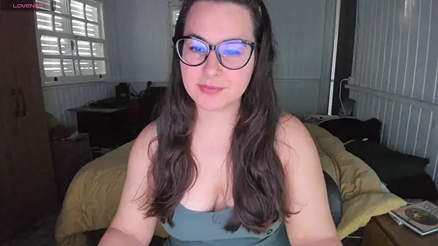 Snapshot of anna_love_hot chatting on 10/09/25, 08:40 anna love hot online show from 10/09/25, 08:40