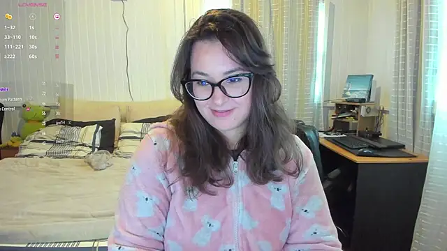 Snapshot of anna_love_hot chatting on 06/07/26, 07:28 anna love hot online show from 06/07/26, 07:28