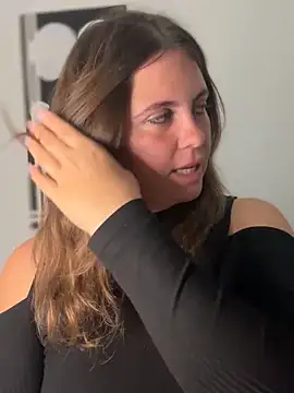 Snapshot of Samantha_official chatting on 03/03/26, 10:10 Samantha official online show from 03/03/26, 10:10