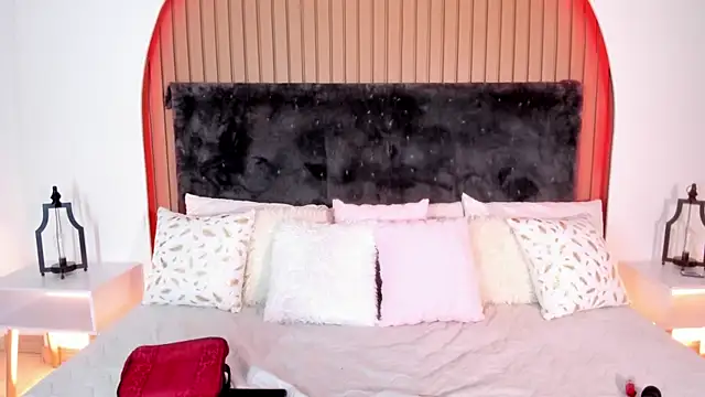 Karlagonzales  online show from 05/15/26, 07:10