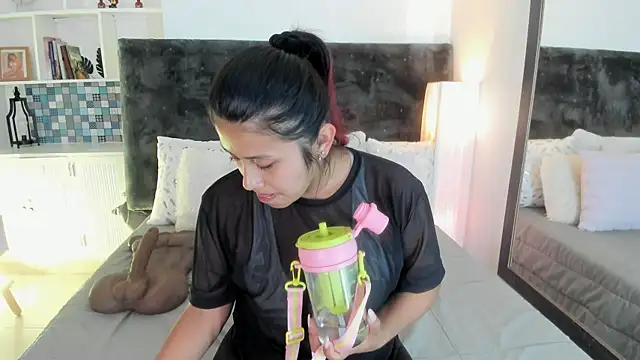 Karlagonzales  online show from 07/11/26, 06:43