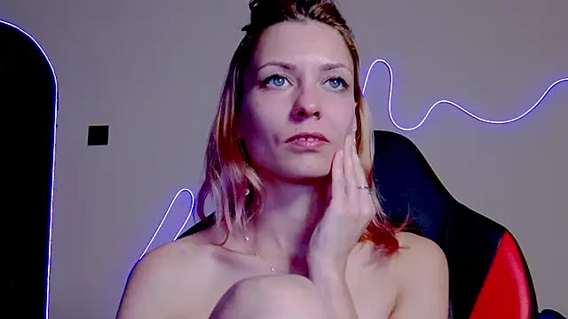 karo123421 online show from 10/30/25, 08:31