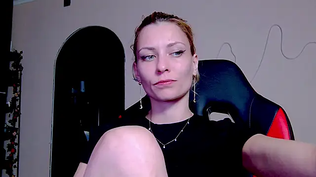 karo123421 online show from 11/02/25, 09:06