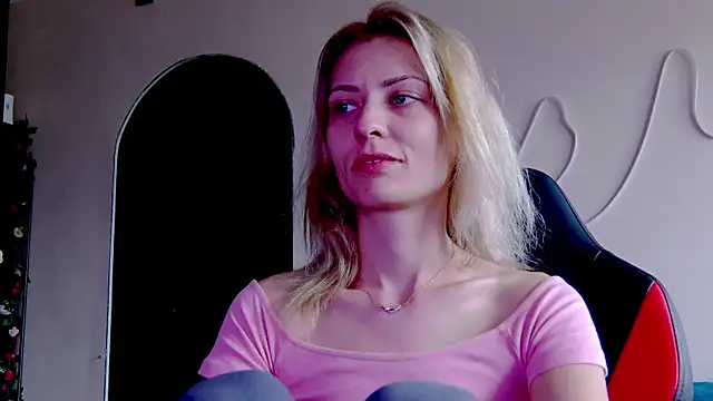 karo123421 online show from 11/07/25, 08:47