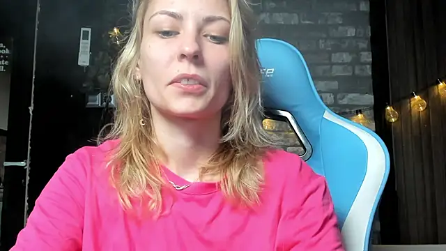 karo123421 online show from 11/12/25, 06:41