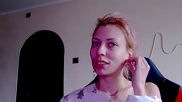 karo123421 online show from 11/20/25, 09:20