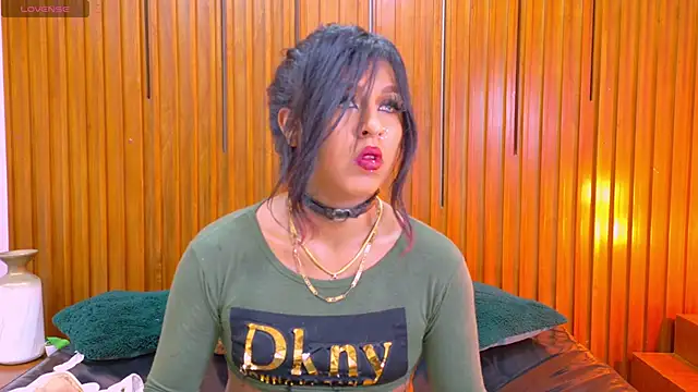 SilvanaCapelli online show from 11/14/25, 08:51