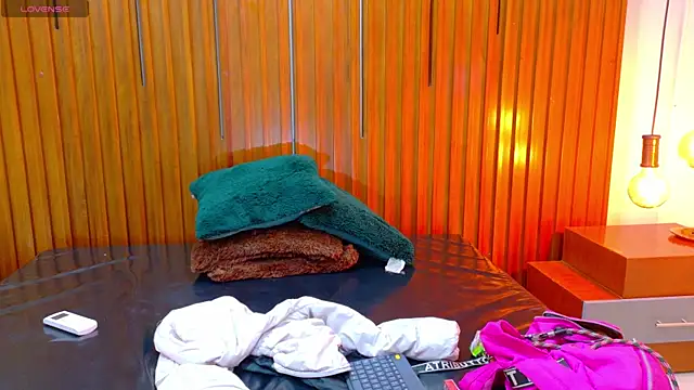 SilvanaCapelli online show from 11/26/25, 10:11