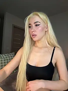 xDinnax online show from 12/26/24, 02:48